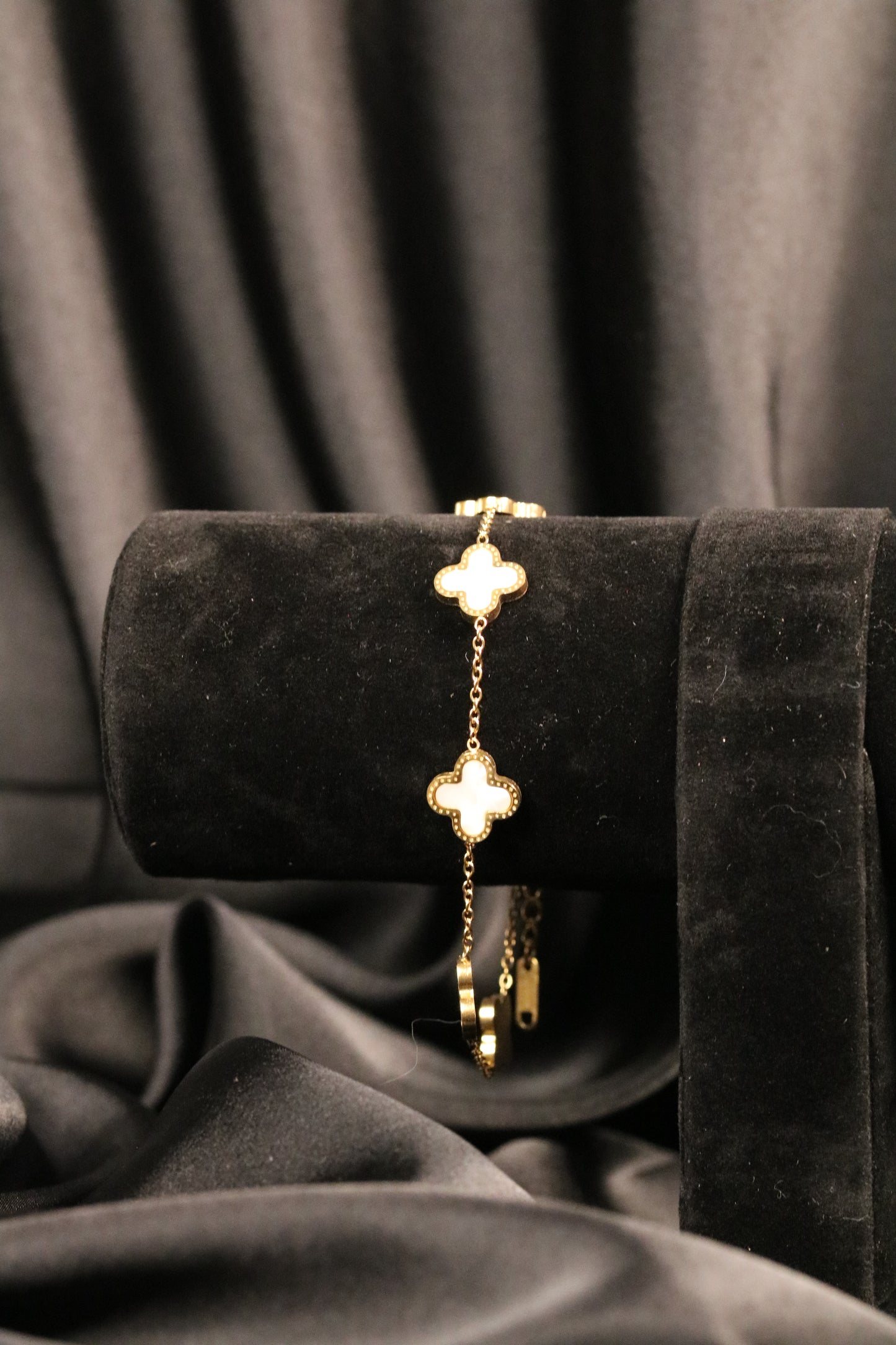 Ven Cleef White Bracelet