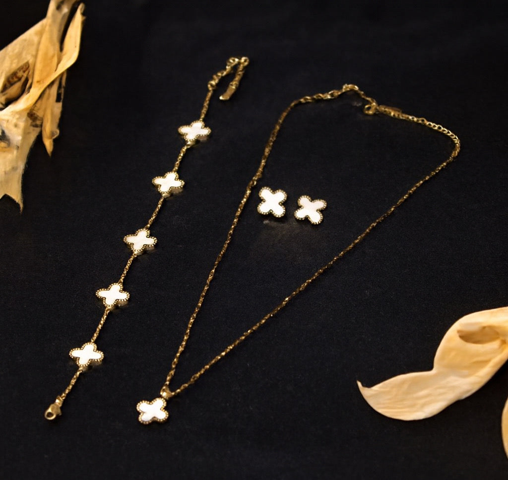 Hollow Clover Pendant