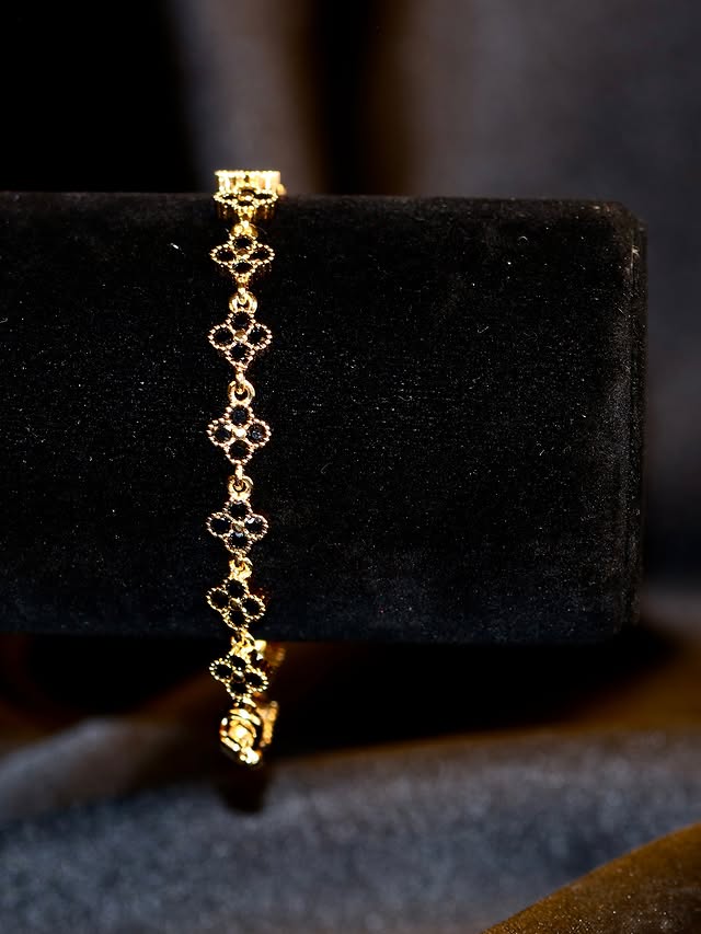 Four Leaves Black Bracelet